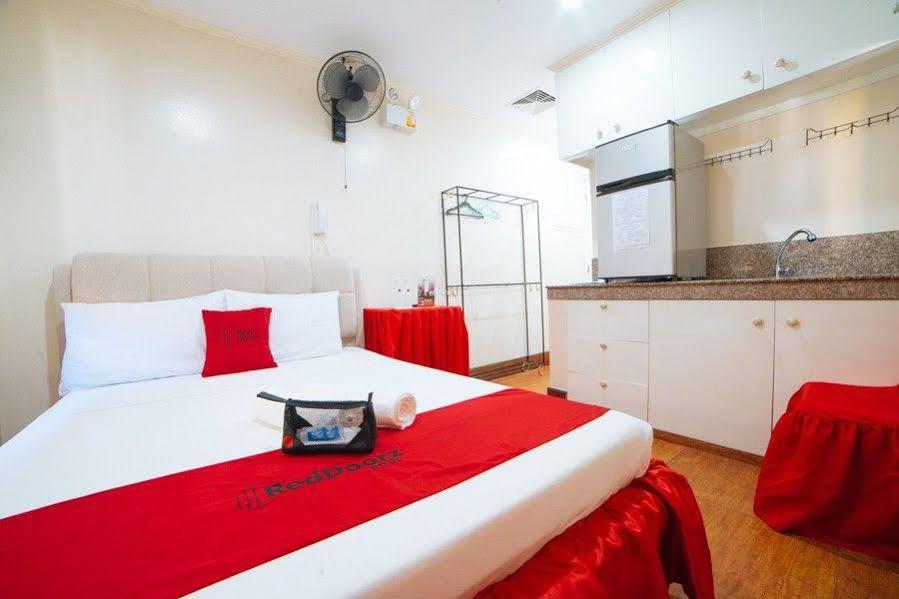 Chanel Paris Hotel Powered By Cocotel Taguig Εξωτερικό φωτογραφία